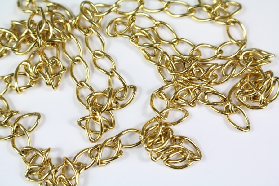 An 18ct Yellow Gold Chain, approx 25.8 gms. - Image 3 of 3