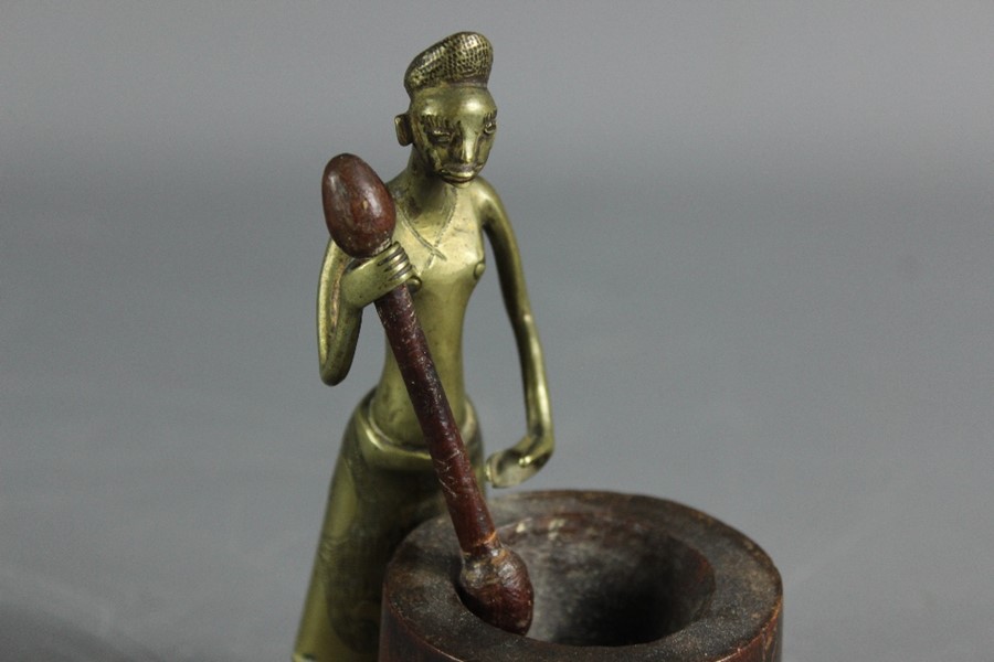 An Ashanti Bronze Figurine - Image 2 of 3