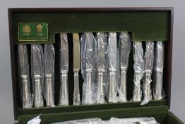 Arthur Price Cutlery Set