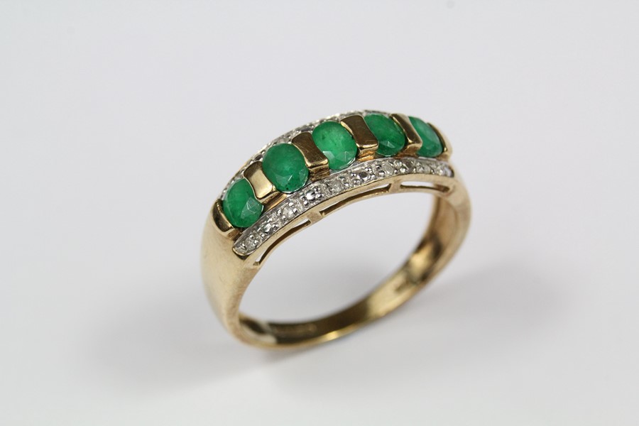 9ct Yellow Gold and Emerald Ring - Image 2 of 2