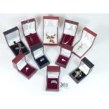 10 PIECES OF MIXED JEWELLERY IN BOXES 5 SILVER RINGS AND 5 SILVER PENDANTS