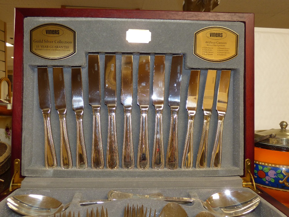 VINERS 44 PIECE CANTEEN OF CUTLERY - Image 2 of 3