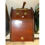 VICTORIAN WALNUT COAL SCUTTLE/PURDONIUM