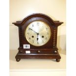 20TH CENTURY OAK MANTLE CLOCK