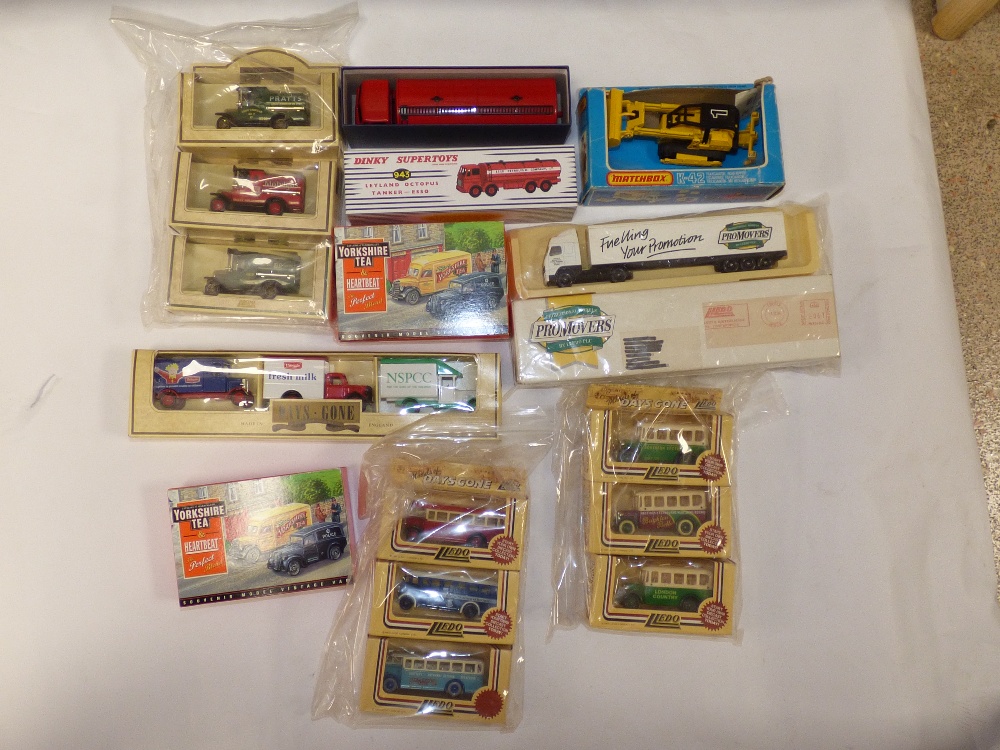 A BOXED DINKY SUPER TOY, MATCHBOX DIGGER AND A QUANTITY OF OTHER TOYS - Image 4 of 6