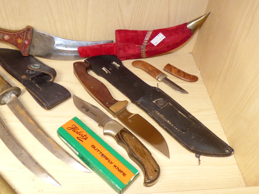 A SELECTION OF DAGGERS, KNIVES AND SHEATHS - Image 2 of 4