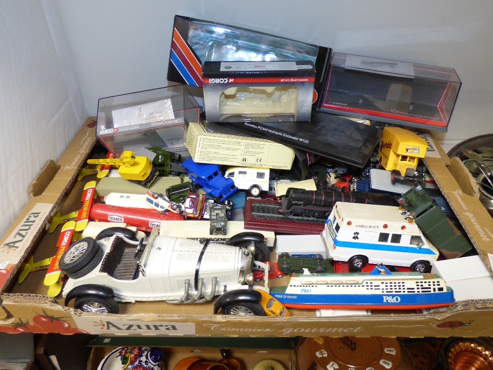 CORGI ADVERTISING PLANES TOGETHER WITH A QUANTITY OF TOY CARS AND OTHER VEHICLES