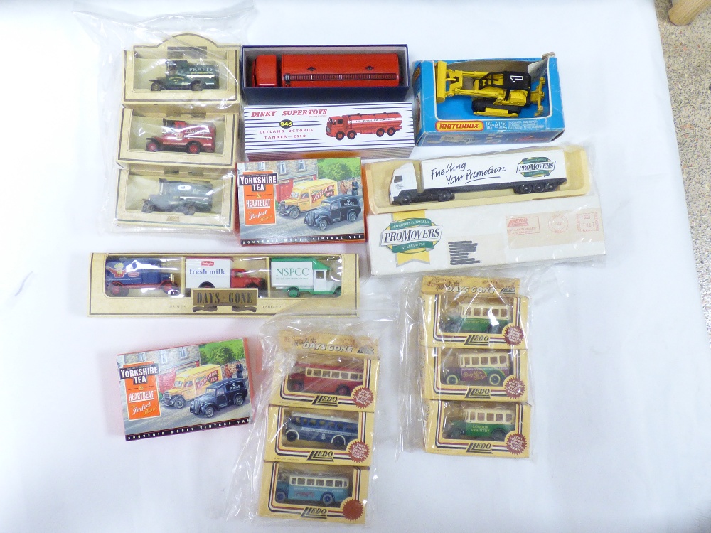 A BOXED DINKY SUPER TOY, MATCHBOX DIGGER AND A QUANTITY OF OTHER TOYS - Image 3 of 6