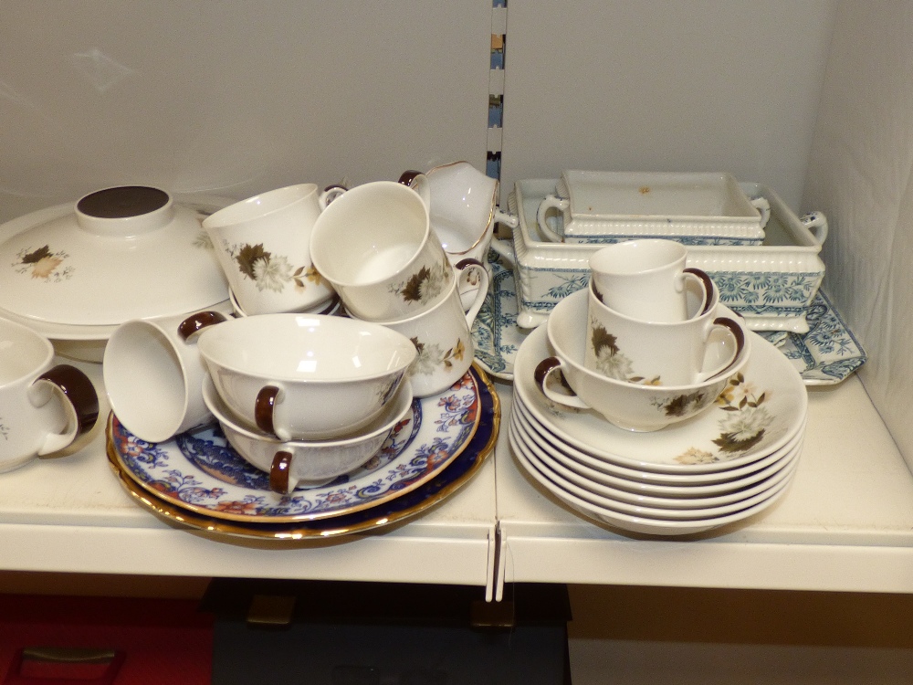 A DOULTON WESTWOOD DINNER SERVICE - Image 4 of 6