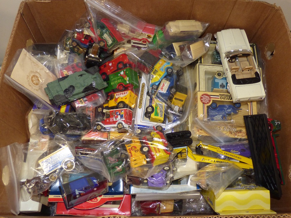 A BOXED DINKY SUPER TOY, MATCHBOX DIGGER AND A QUANTITY OF OTHER TOYS - Image 6 of 6