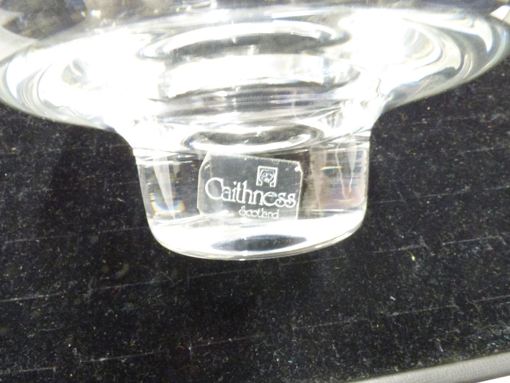 A CAITHNESS ENGRAVED GOLFING BRANDY GLASS - Image 5 of 5