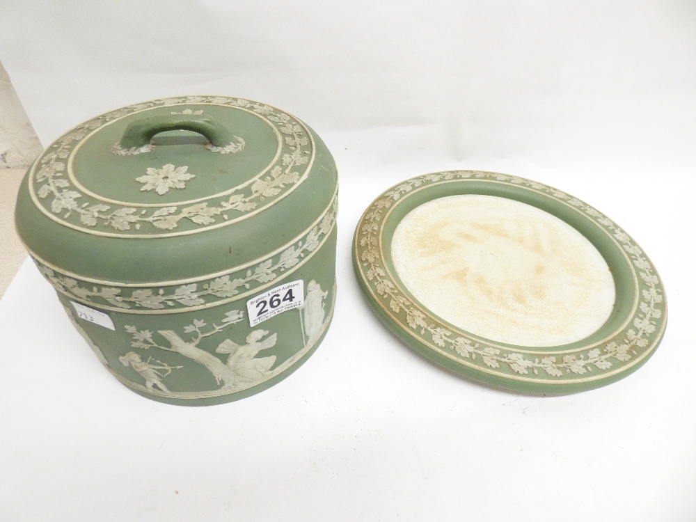 A WEDGWOOD GREEN AND WHITE JASPERWARE STILTON CHEESE DISH ON A STAND WITH RAISED DECORATION OF - Image 3 of 6