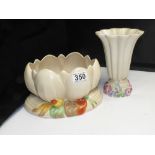 A CLARICE CLIFF CROCUS BOWL AND A FLUTED VASE WITH FLORAL BASE, TALLEST 18CM HIGH