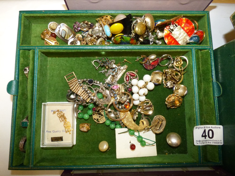 QUANTITY OF COSTUME JEWELLERY IN LEATHER BOX - Image 4 of 4