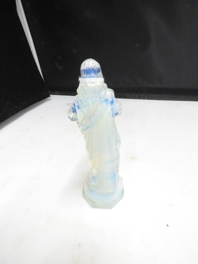 ART DECO MILKY GLASS FIGURE OF CHRIST. 15CM (UNMARKED) - Image 4 of 5