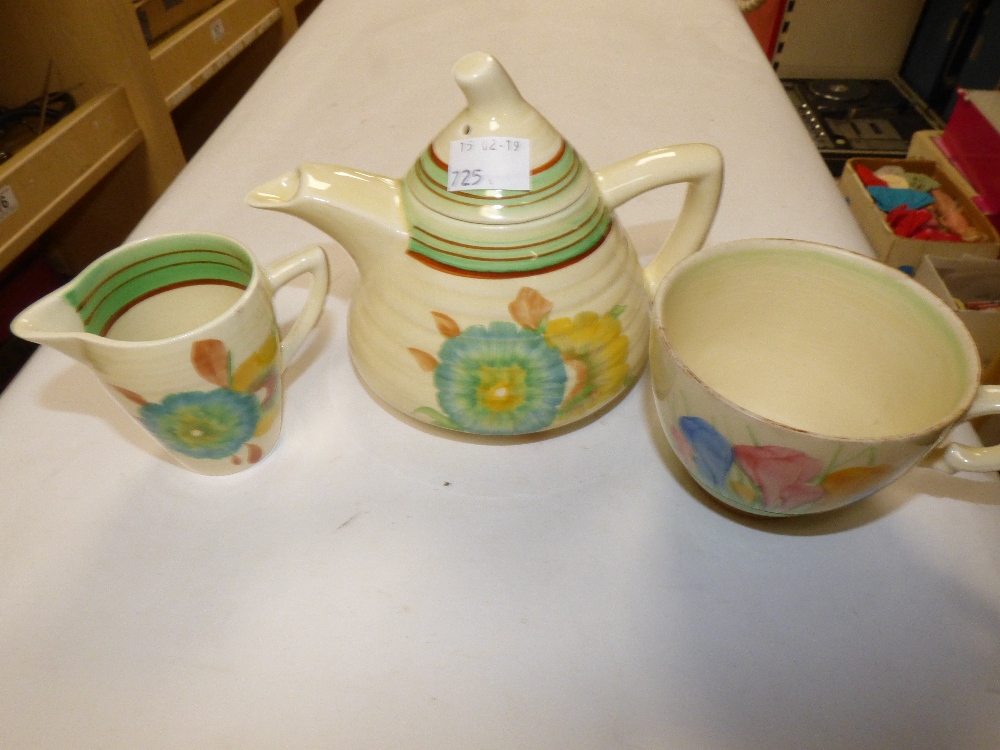A QUANTITY OF ART DECO CERAMICS INCLUDING SOME CLARICE CLIFF AND OTHER ROYAL STAFFORDSHIRE - Image 5 of 7