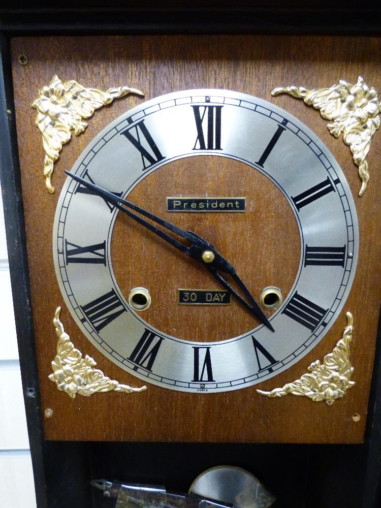 A MODERN 30 DAY WALL CLOCK MADE BY PRESIDENT - Image 2 of 4