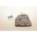 A VINTAGE SILVER PLATED LADIES MESH PURSE WITH FABRIC LINER, 7CM WIDE