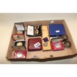 A QUANTITY OF MILITARY MEDALS AND OTHER EPHEMERA, SOME BOXED