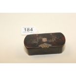 A VICTORIAN PAPIER MACHE SNUFF BOX OF RECTANGULAR FORM WITH ROUNDED ENDS, MEASURES APPROXIMATELY