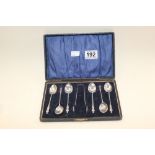 A CASED SET OF SIX SILVER APOSTLE SPOON WITH MATCHING SUGAR TONGS, HALLMARKED BIRMINGHAM 1915 BY