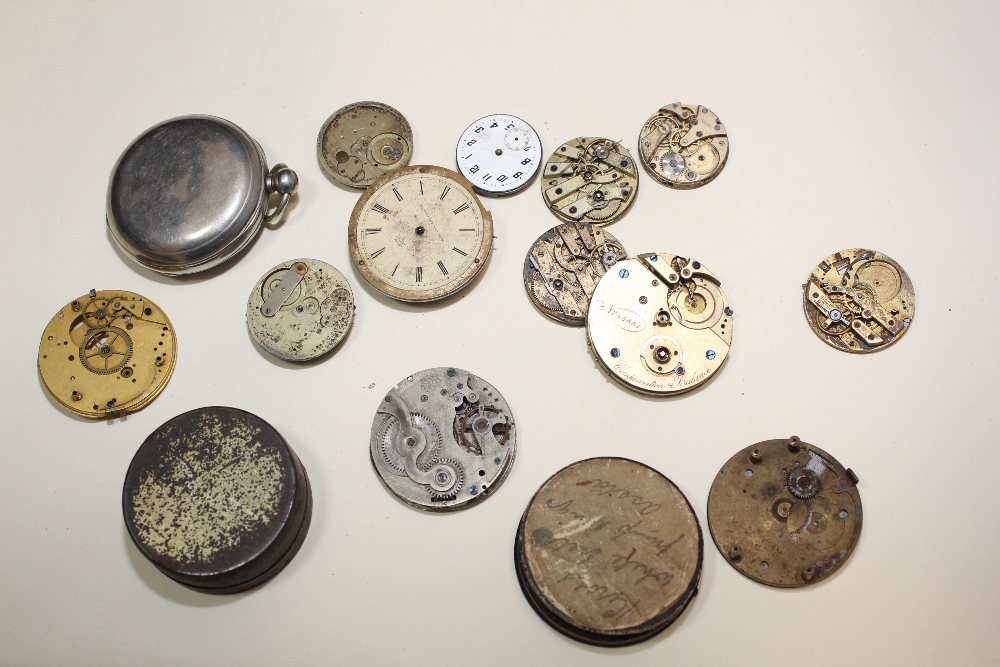 ASSORTMENT OF VARIOUS POCKET WATCH PARTS, COMPRISING MOVEMENTS IN VARIOUS CONDITION, ENAMEL DIALS - Image 3 of 3