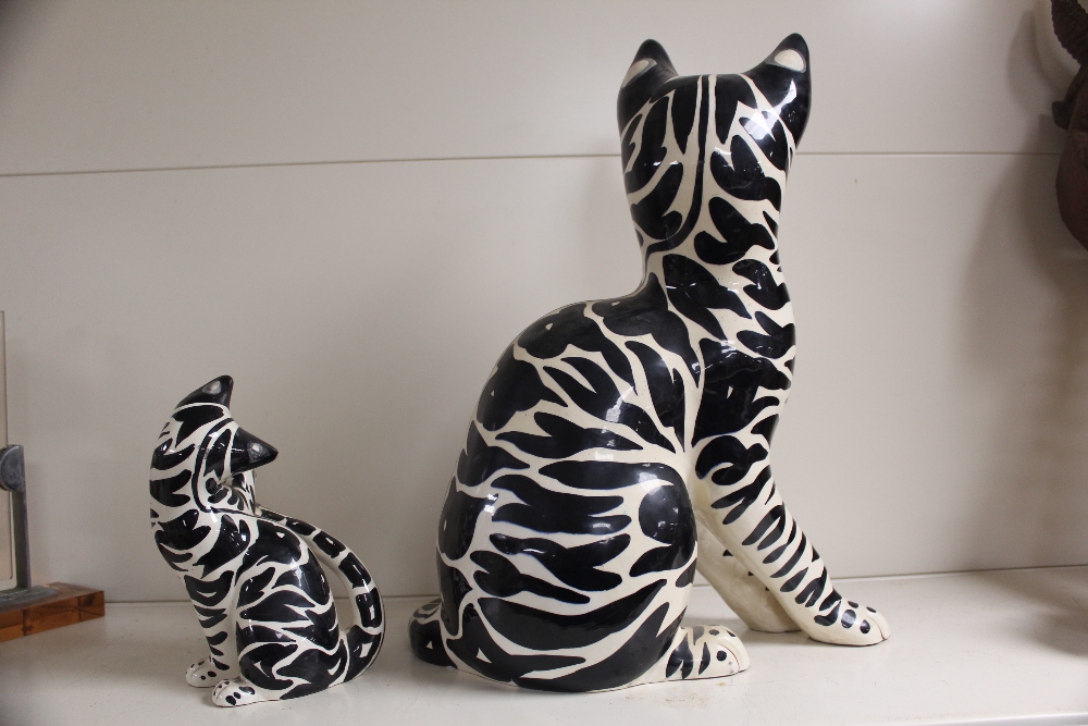 TWO 1960S MANICIOLI ITALIAN POTTERY BLACK AND WHITE CATS, ONE 58CM TALL, THE OTHER 21CM TALL - Image 2 of 4