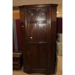 CARVED OAK SINGLE WARDROBE