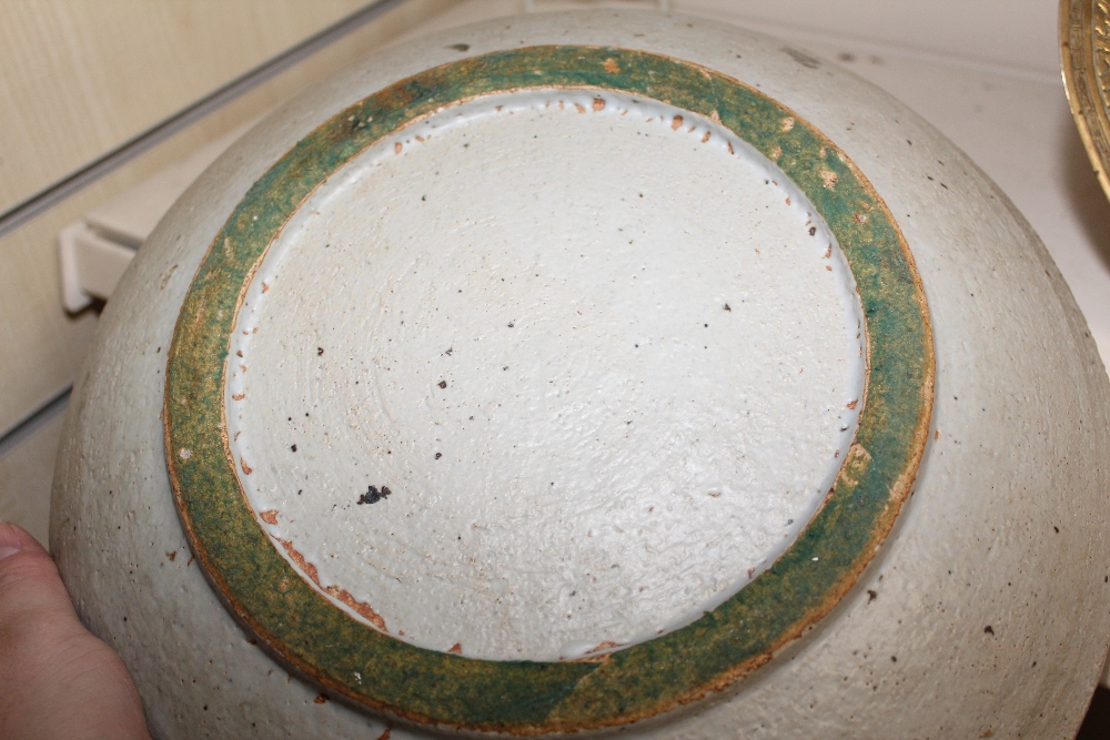 STUDIO POTTERY CIRCULAR CHARGER 35 CM WIDE - Image 2 of 2