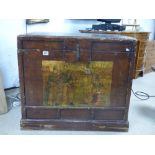 A LARGE ANTIQUE TEA CRATE WOODEN CHEST WITH PAINTED ORIENTAL SCENE, W82CM BY D60CM BY H73CM