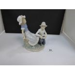 A LARGE NAO PORCELAIN FIGURE NO 448 “A TENDER MOMENT”, IN ORIGINAL BOX