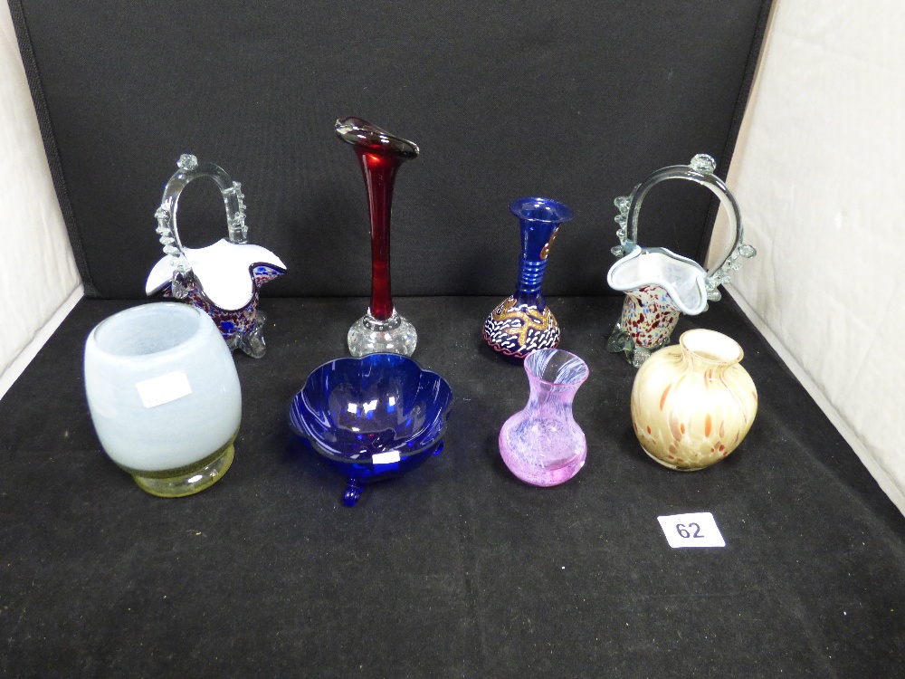 EIGHT PIECES OF ART GLASS, INCLUDING CAITHNESS POSY VASE, FOUR OTHER VASES AND MORE