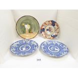 A ROYAL DOULTON PLATE WITH ARABIAN SCENE TOGETHER WITH TWO BLUE JAPANESE PLATES AND AN IMARI PLATE