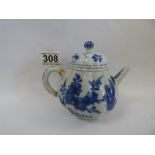 PRIVATE COLLECTION: AN 18TH CENTURY CHINESE BLUE AND WHITE PORCELAIN TEAPOT, THE HANDLE PREVIOUSLY