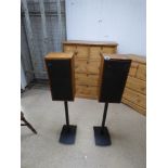 A PAIR OF B&W BOWERS & WILKINS D5 SPEAKERS, SERIAL NUMBERS 20531 & 20532, ON METAL STANDS, 45.5CM