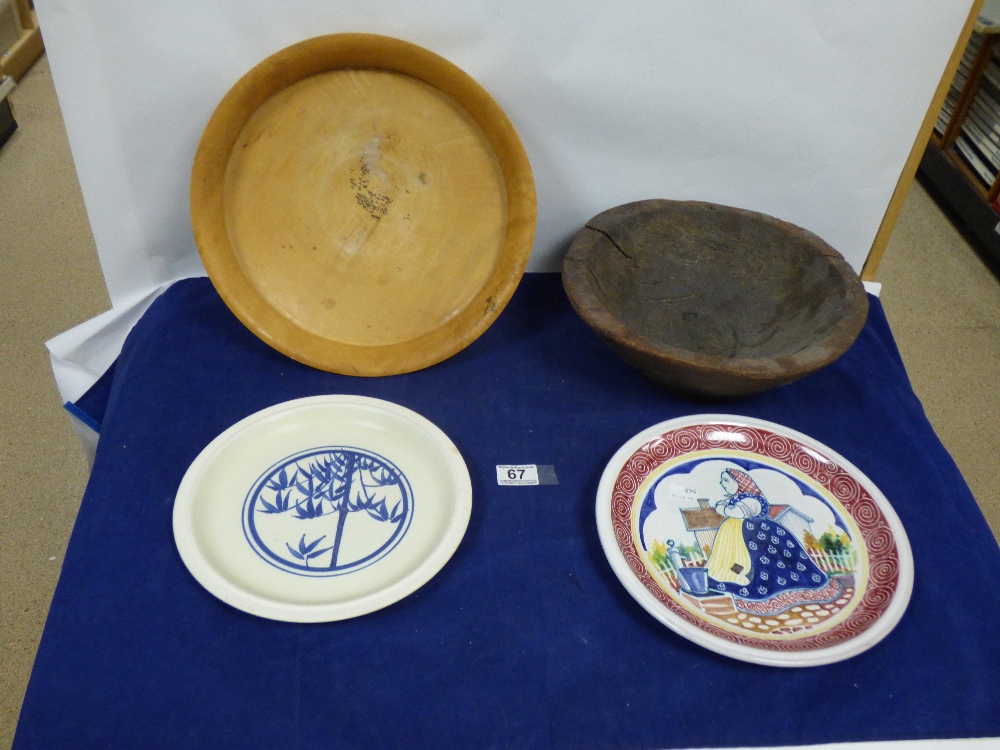 TWO 20TH CENTURY CERAMIC PLATES AND TWO WOODEN FRUIT BOWLS, 34CM WIDE