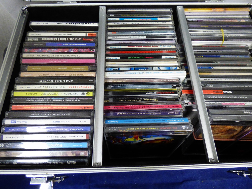 LARGE COLLECTION OF ASSORTED CDS, INCLUDING SOME SIGNED EXAMPLES, SOME OF WHICH ARE IN TWO METAL - Image 5 of 8