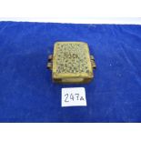 AN UNUSUAL BRONZE LIDDED BOX OF RECTANGULAR FORM, 10CM BY 8.5CM BY 3.5CM