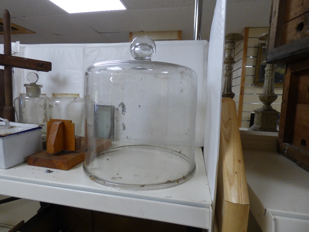 MISCELLANEOUS ITEMS INCLUDING GLASS CHEMISTRY BOTTLES, LARGE GLASS DOME AND ENAMEL DISHES - Image 4 of 6