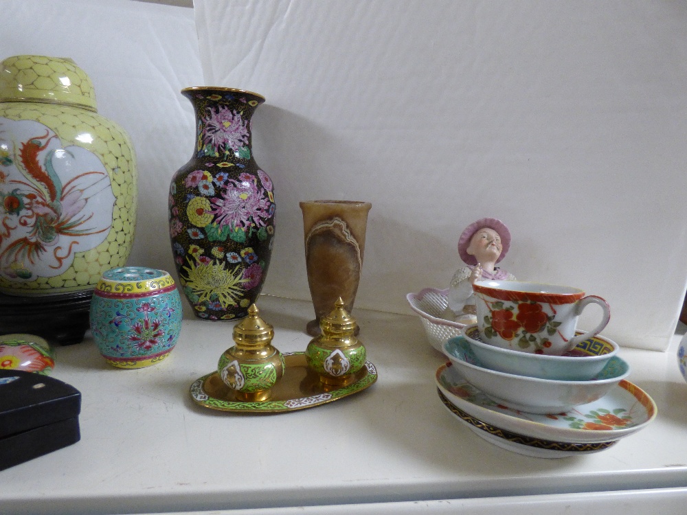 COLLECTION OF ASSORTED ORIENTAL CERAMICS INCLUDING VASES AND DISHES, LARGEST 26CM HIGH - Image 4 of 10