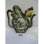 A LATE 19TH/EARLY 20TH CENTURY CHINESE PORCELAIN PUZZLE TEA POT WITH FAMILLE VERTE DECORATION,