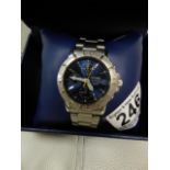 A SEIKO CHRONOGRAPH 50M GENTS WRISTWATCH WITH BLUE DIAL AND STEEL BRACELET, REF 150563, IN