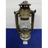 A VINTAGE PRABHAKAR LANTERN WITH SINGLE HANDLE TO TOP, MADE IN INDIA, 31CM HIGH