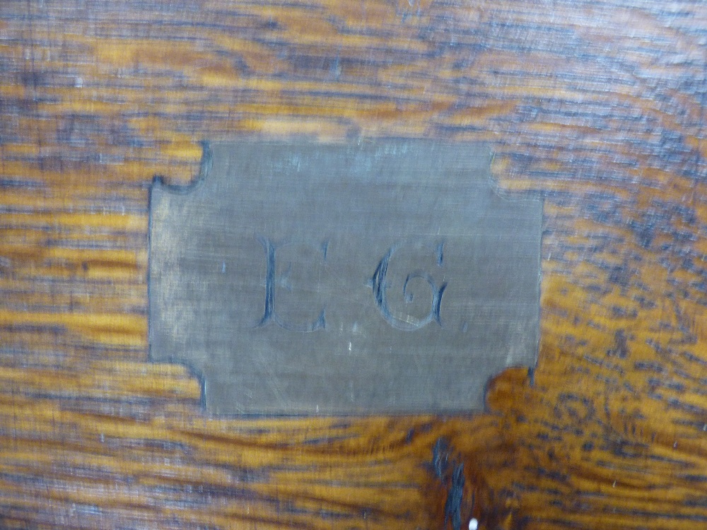 AN EARLY 20TH CENTURY OAK CANTEEN FOR CUTLERY (LACKING CONTENTS) RAISED UPON FOUR WOODEN LEGS, - Image 7 of 14