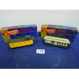 HO GAUGE X 2 TRAIN CARRIAGES BY ROUNDHOUSE. BOXED