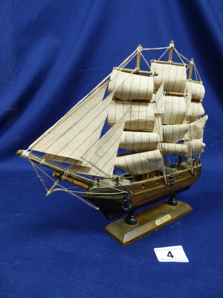 WOOD AND METAL MODEL SHIPS - Image 8 of 10