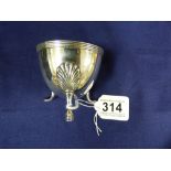 A LATE VICTORIAN SILVER SUGAR BOWL OF CIRCULAR FORM RAISED UPON THREE FEET, HALLMARKED CHESTER