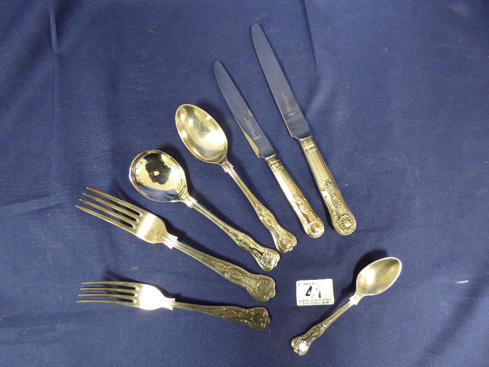 A WOODEN CANTEEN OF SILVER PLATED CUTLERY BY ENSEE LTD OF SHEFFIELD - Image 3 of 4