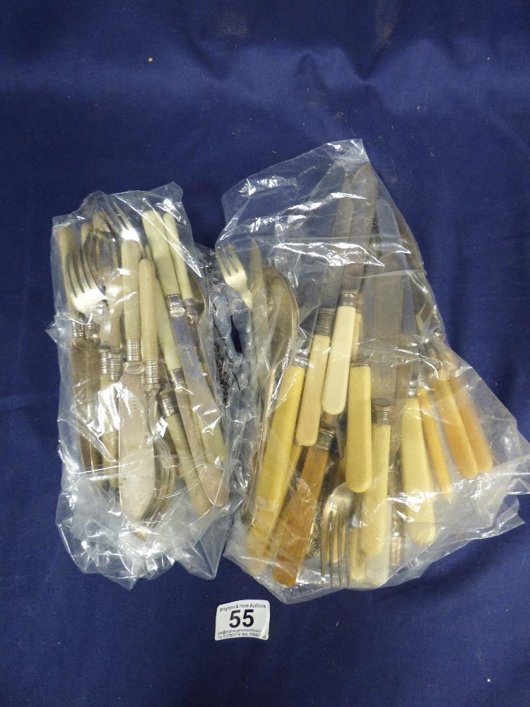 LARGE BOX OF ASSORTED PLATED FLATWARE AND CUTLERY - Image 4 of 5