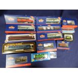 ASSORTED MODEL RAILWAY RELATED ITEMS, INCLUDING HORNBY “THE WORLD OF THOMAS THE TANK ENGINE” DUCK